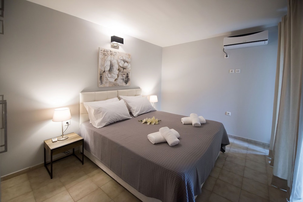 Regalo Apartments