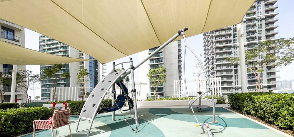 LUX The Marina Vista Beachfront Suite 5