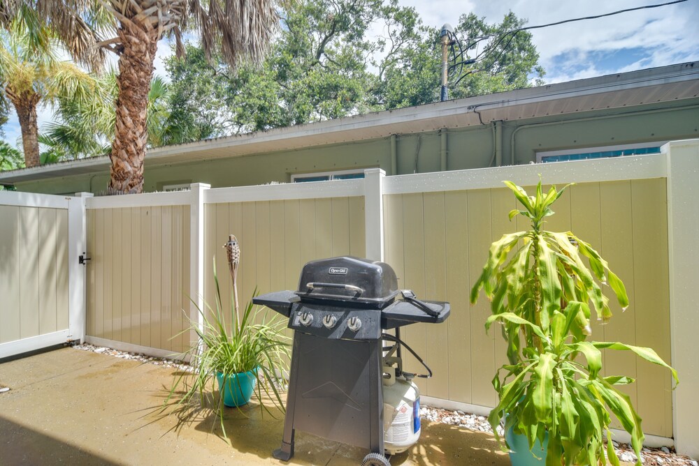 Indian Rocks Beach Retreat: Walk to Beaches! view 5