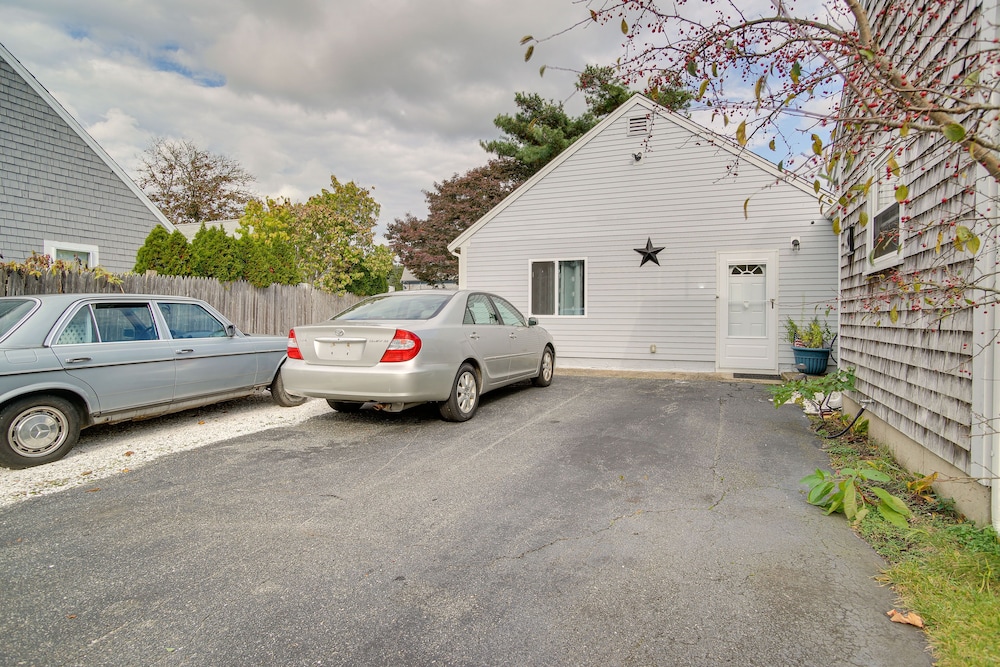 ~ 1 Mi to Beach: Cape Cod Apt in South Yarmouth