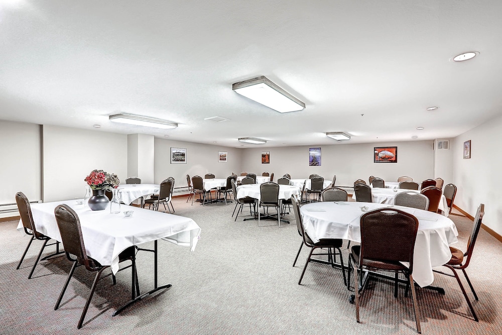 meeting & event spaces