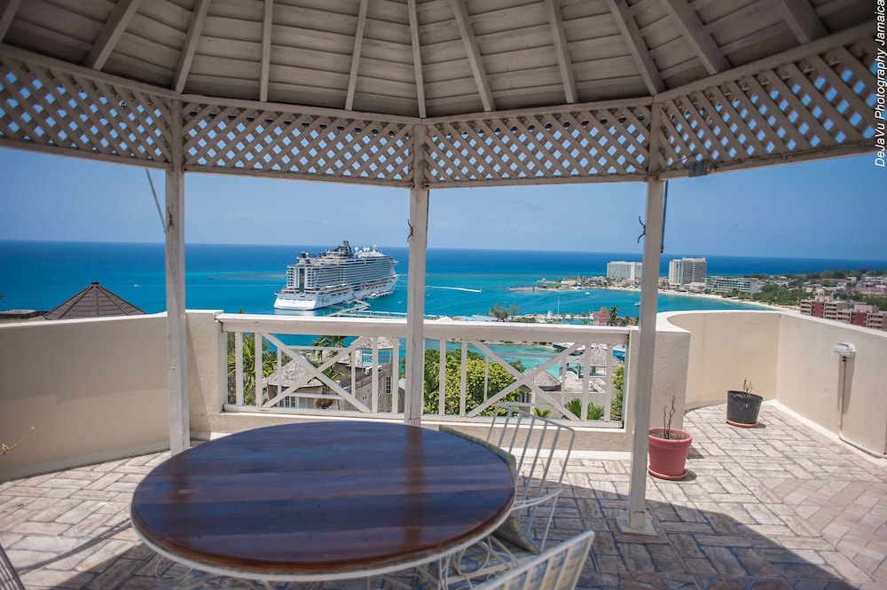 Hotel Spectaculer View at Columbus Heights - Image 1