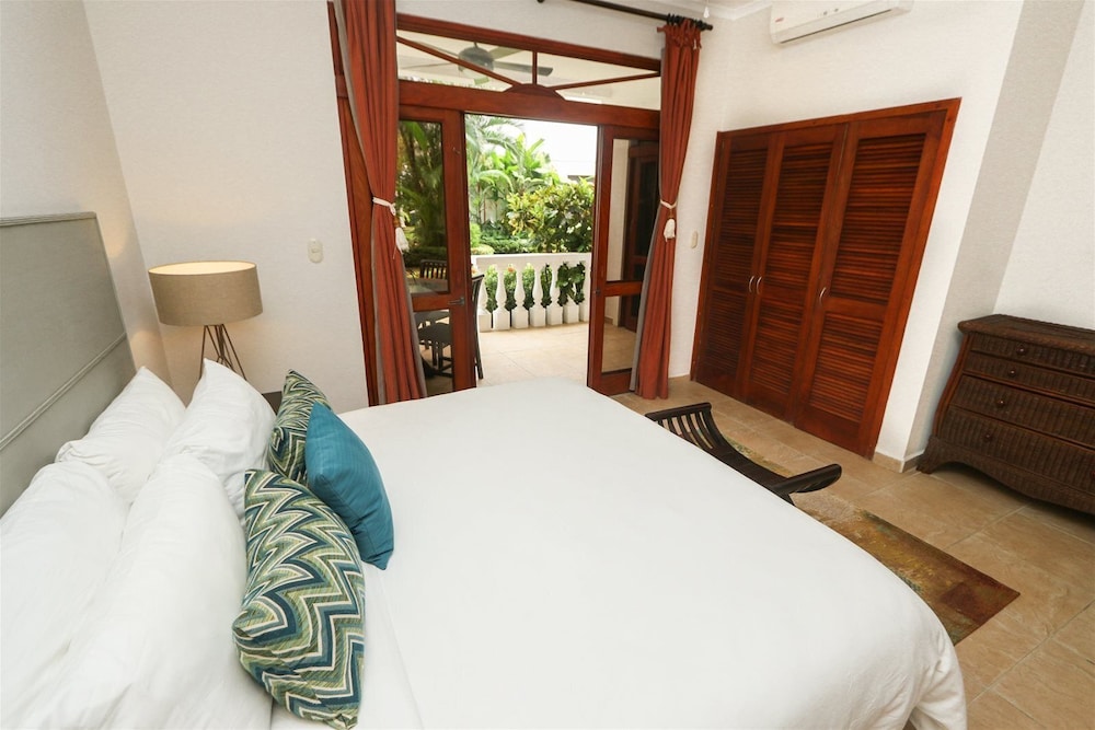 Charming Garden View Apt in Exclusive Community view 3