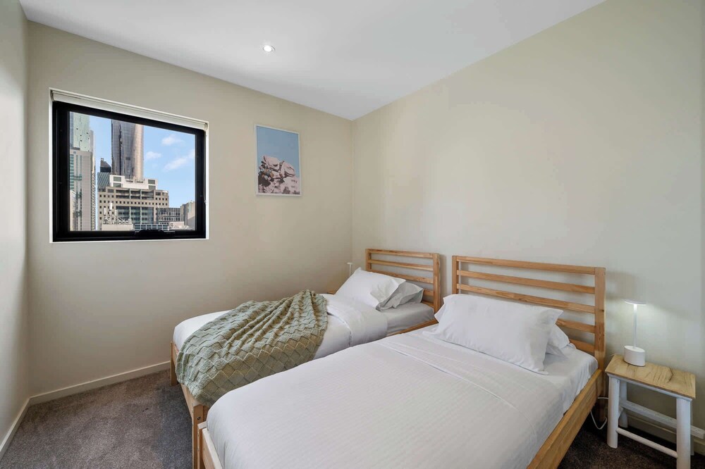 A Spacious 2BR Apt Near Melbourne Central