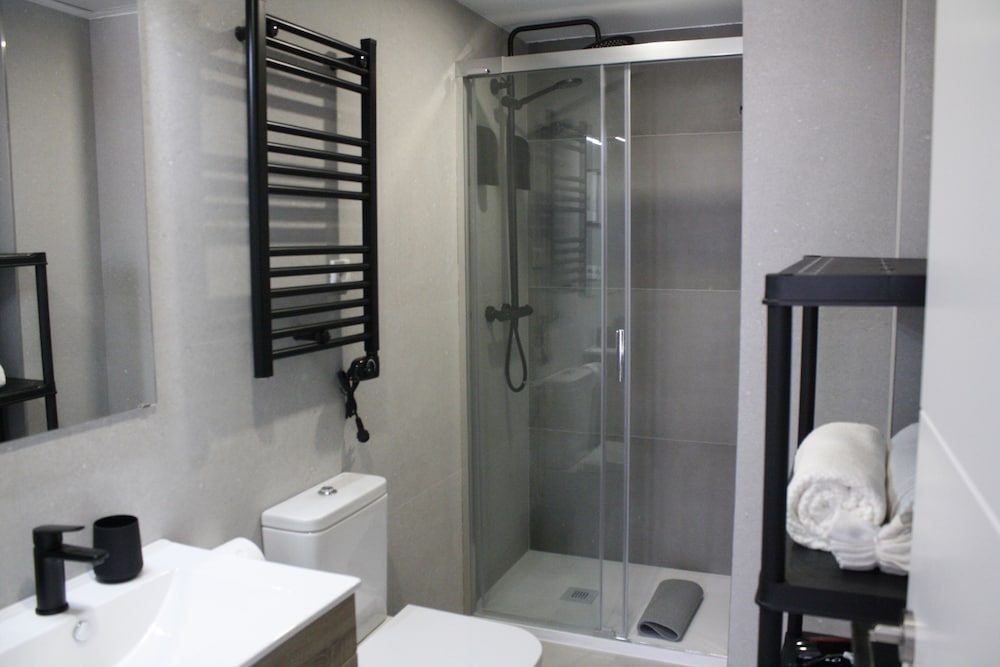 APARTAHOTEL MADRID URBAN SUITES - EDIFICIO EXCLUSIVO - 7 Apartments Boutique Full Equiped