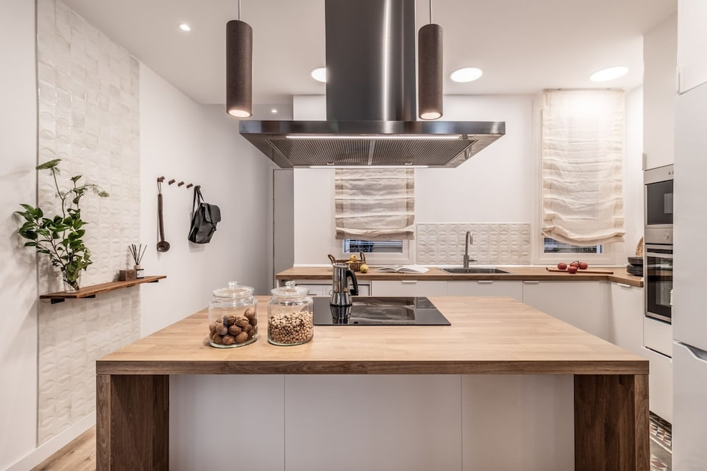 Casaluce - 2 Bedrooms in Trafalgar