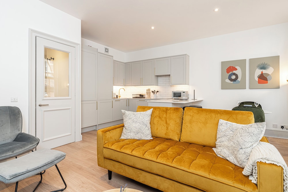 JOIVY Stylish 1 bed flats in Soho