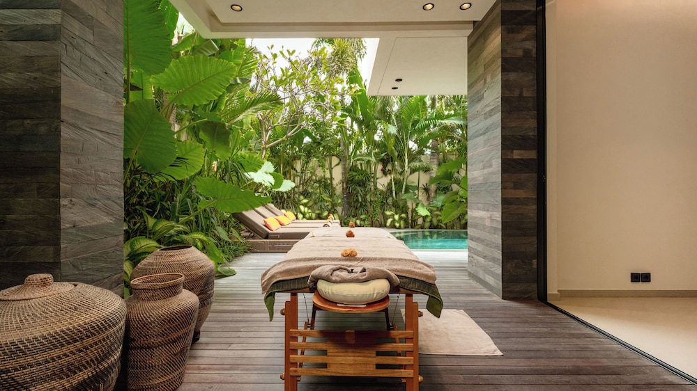 Villa Fiji by Villa Finder