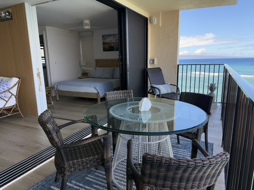 Luxurious Oceanfront 20-foot Panoramic Ocean View