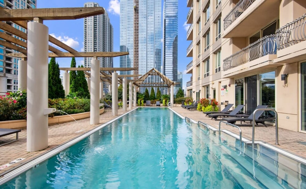 Michigan Ave 2BR Balcony Exclusive Access