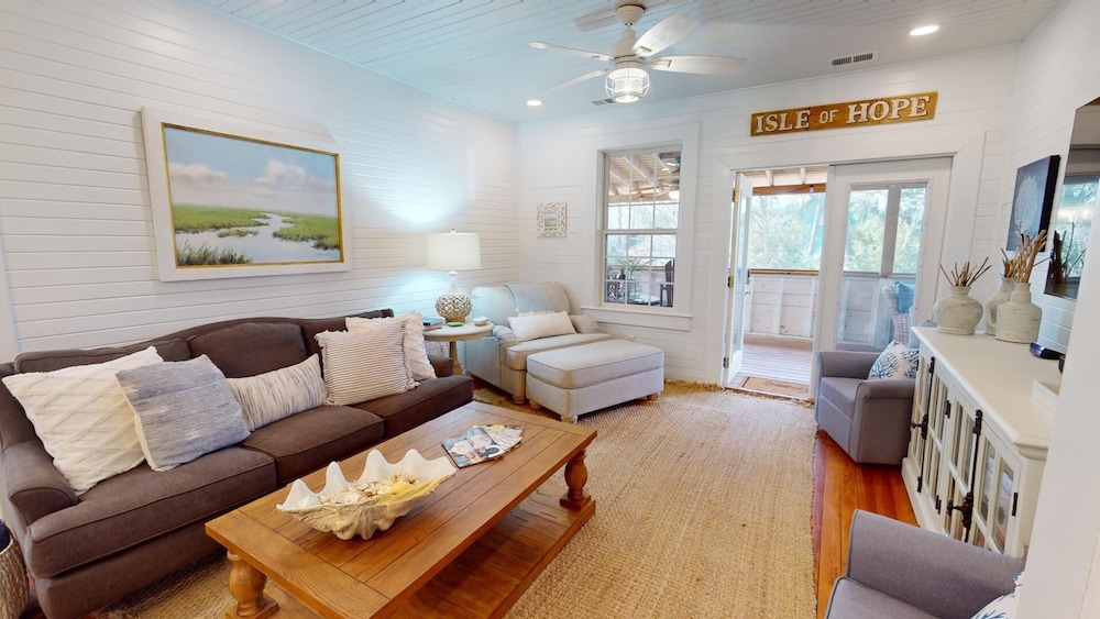 16 6th Avenue by Tybee Vacation Rentals