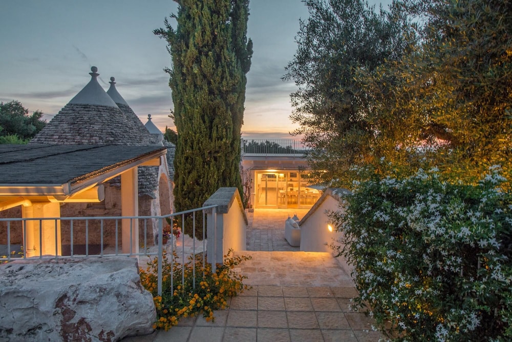 TD Trulli di Bouganville w Large Amazing Pool en Monopoli