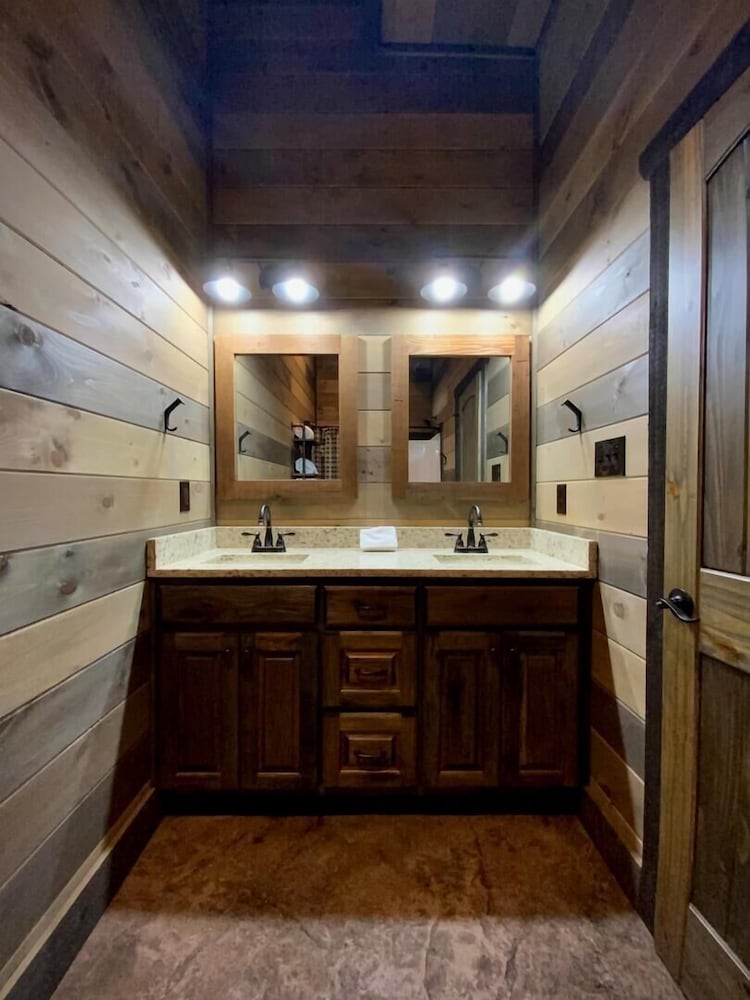 Coal Camp Lodge