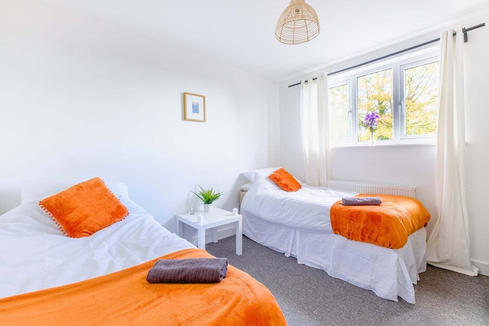 Karah Suites - Bristol Filton view 5