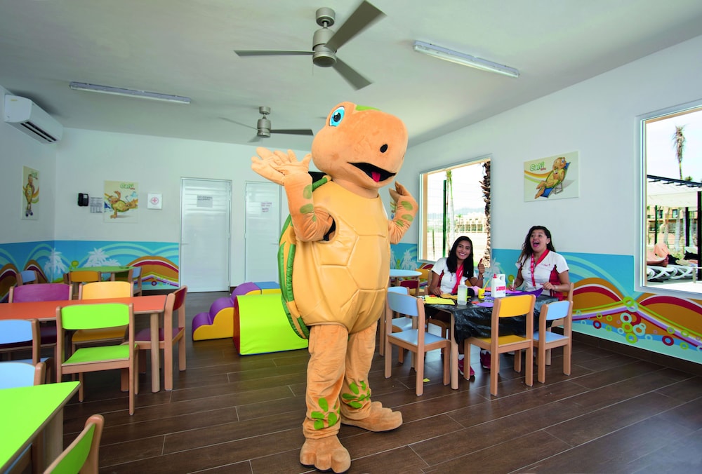 Los Cabos Vacations - Hotel Riu Santa Fe - All Inclusive - Property Image 32