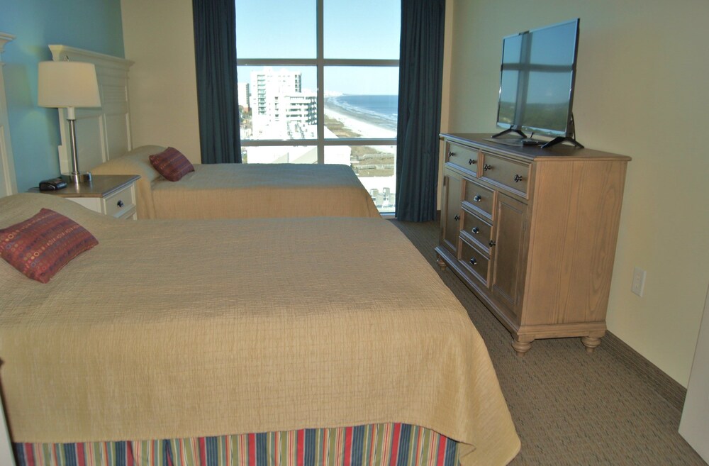 Seaside Resort 1003 3 Bedroom Condo by RedAwning