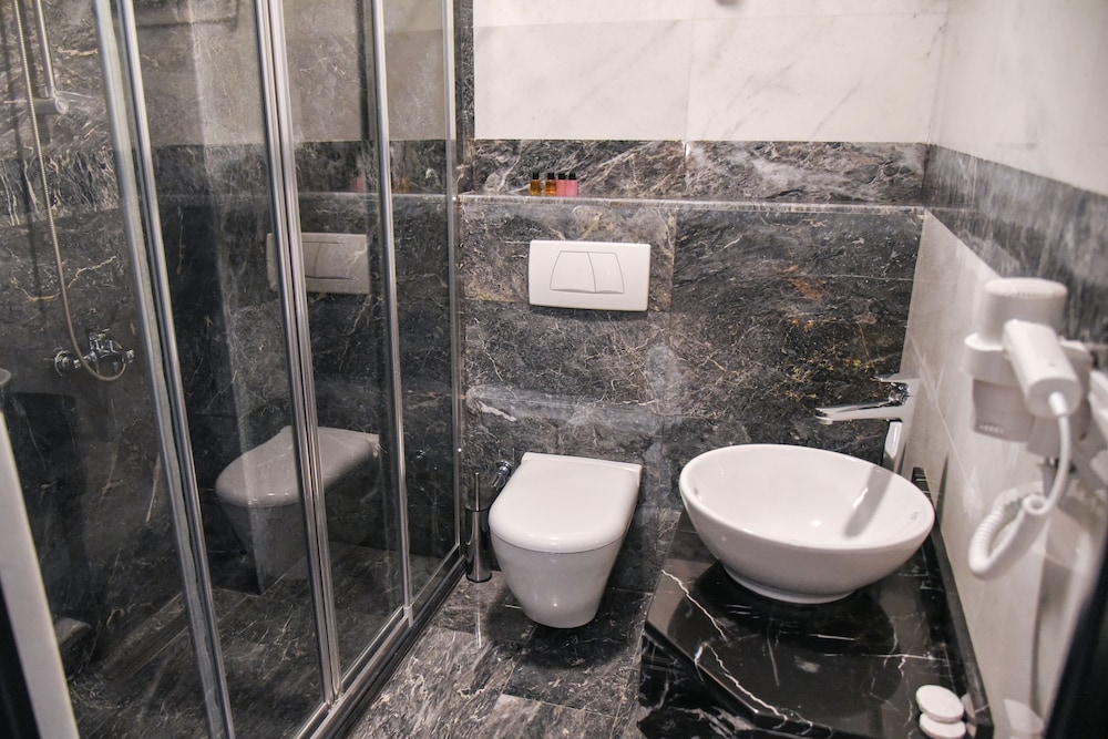 Luxir Hotel - Image 46