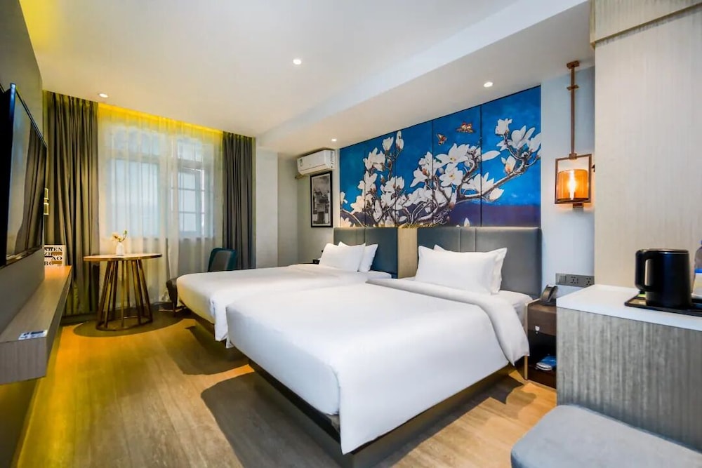 YESTE Hotel (Shenzhen Nanshan Qianhai Daxin subway station)