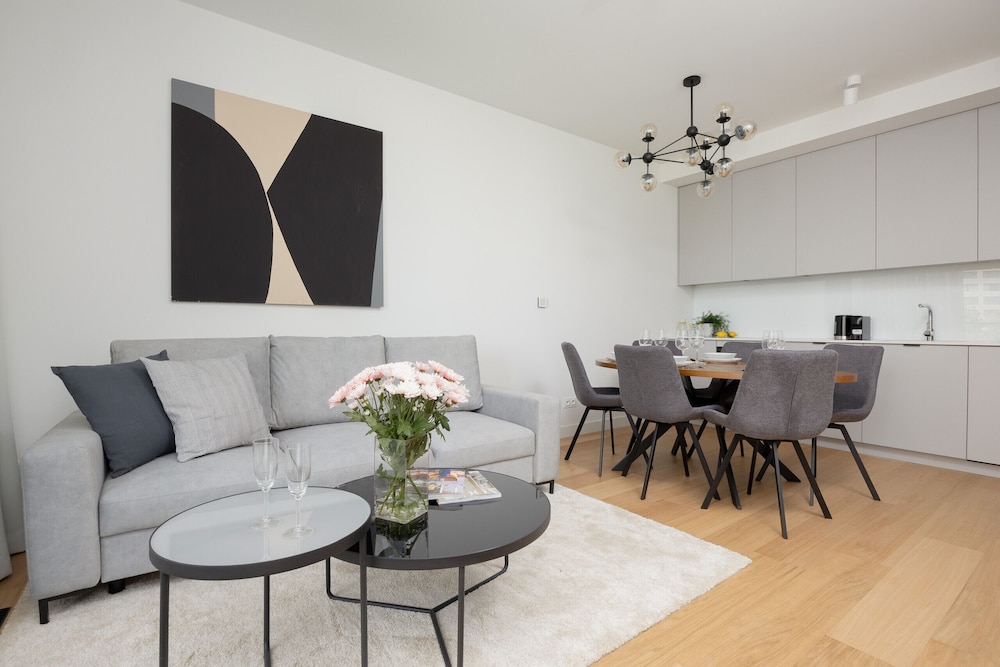 Luxurious Warsaw by Renters Prestige view 2