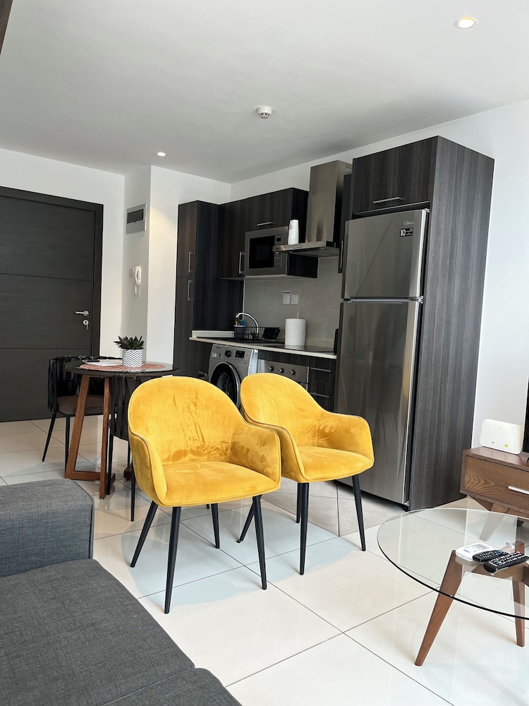 Easy Stay at Embassy Gardens Apartment