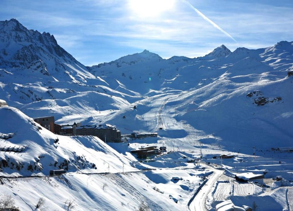 Nice Apartment Near the Center of Val Thorens