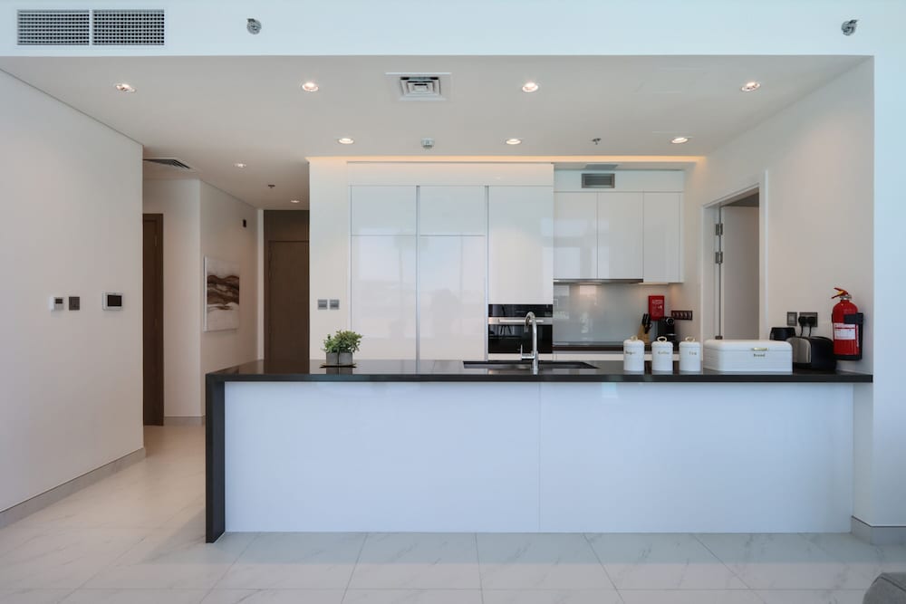 Panoramic 2BR at District One