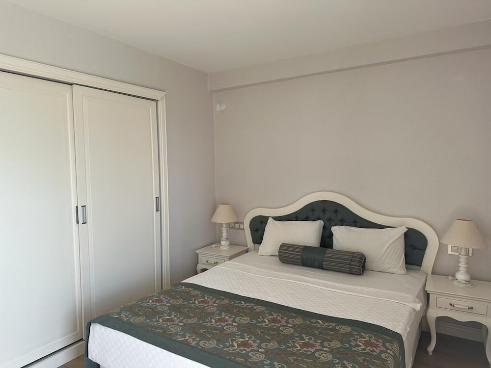 Daphne Residence - Image 41