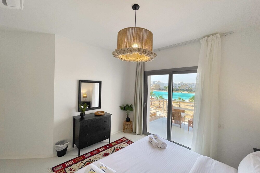 Xuru Stays I Charming & Beautifully Styled 3bdr @ Swan Lake Gouna