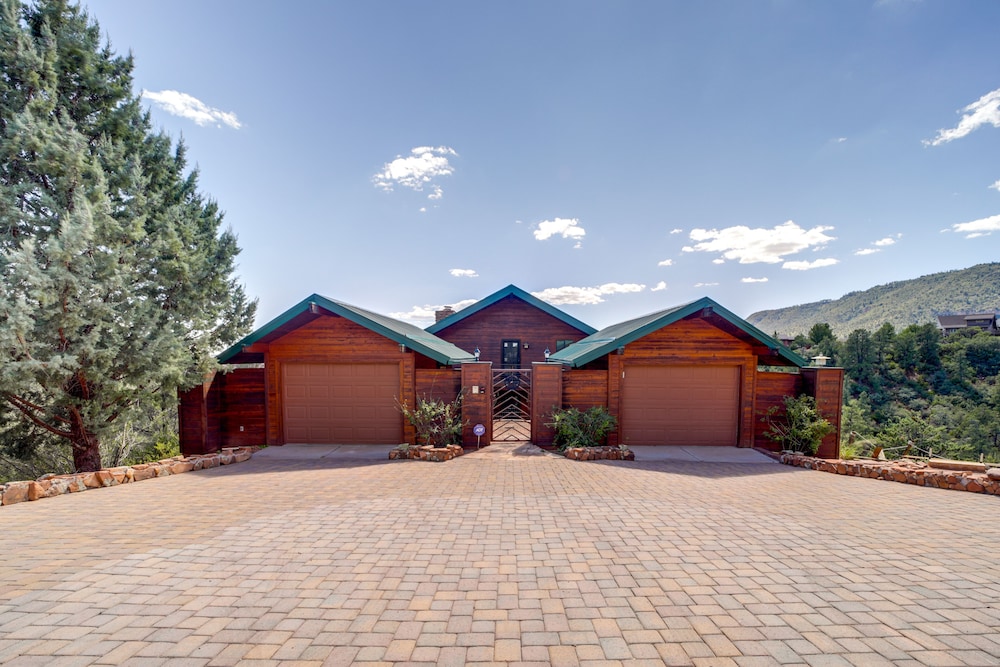 Cozy Pine Getaway w/ Fireplace  Mountain Views! - Property Image 22