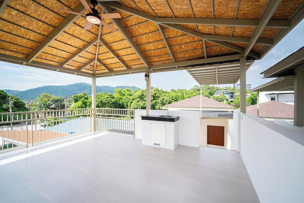Classic Modern Pool Villas Rawai 3BR