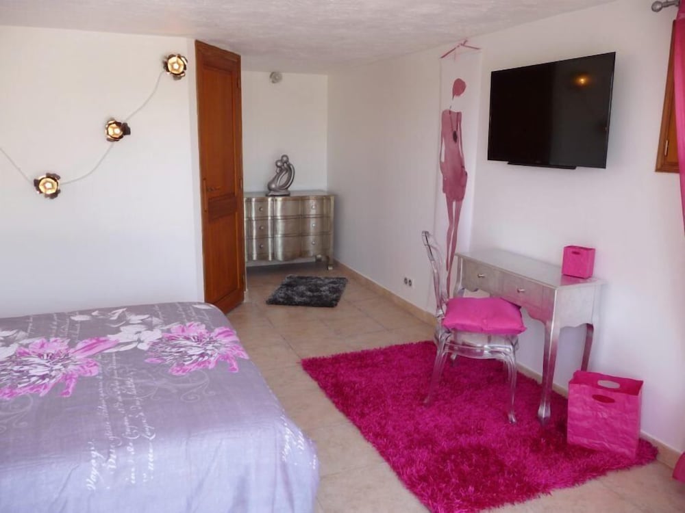 La Bastide des Selves en Draguignan — hotel room