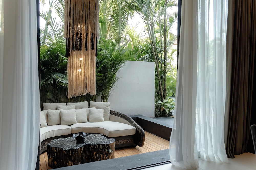 AMO Residences