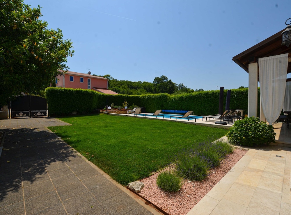 Sophisticated and Chic Villa With Pool