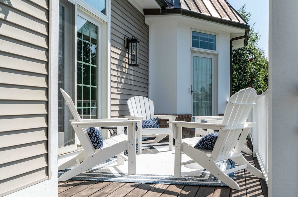Tranquil Family Retreat - for 10!