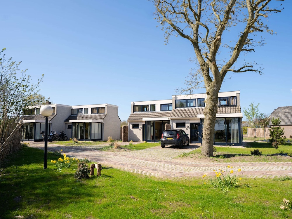 Holiday Home on Texel With Conservatory