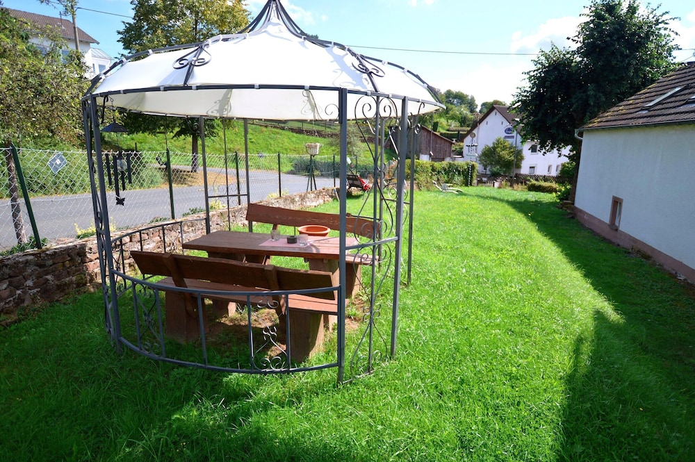 Apartment in Meisberg With In-house Catering