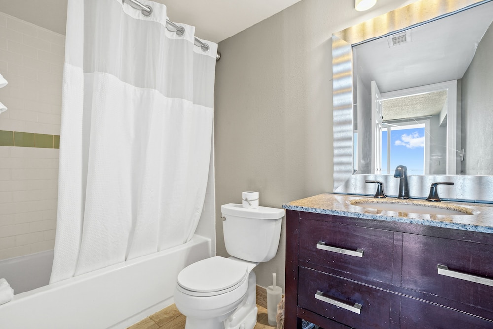 Pelican Beach Resort by Panhandle Getaways