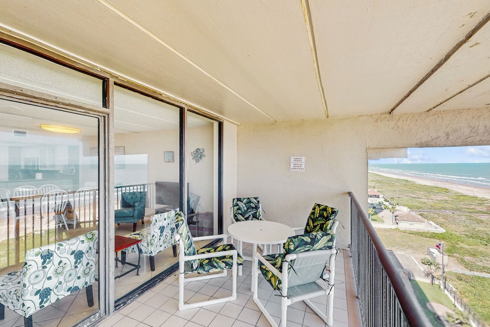 3BR Condo - 10th Floor w/ Amazing View & Amenities