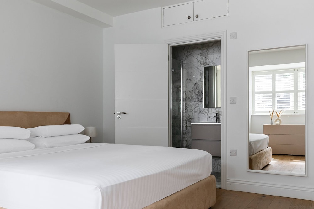 Priory Road III by Onefinestay