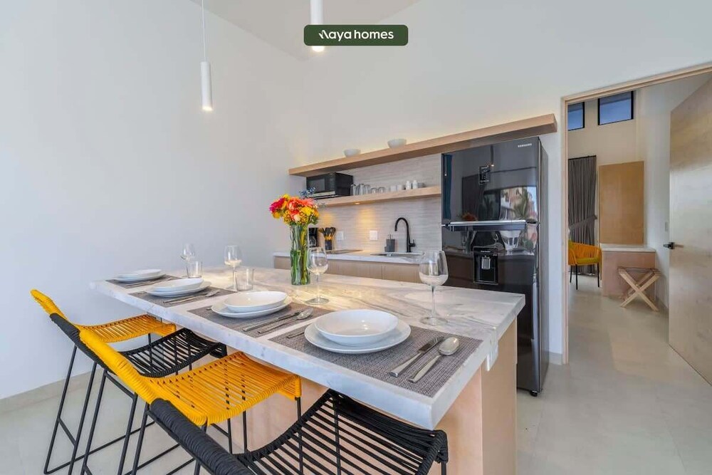 New 1BR Condo in Marina - Rooftop Pool - King Bed