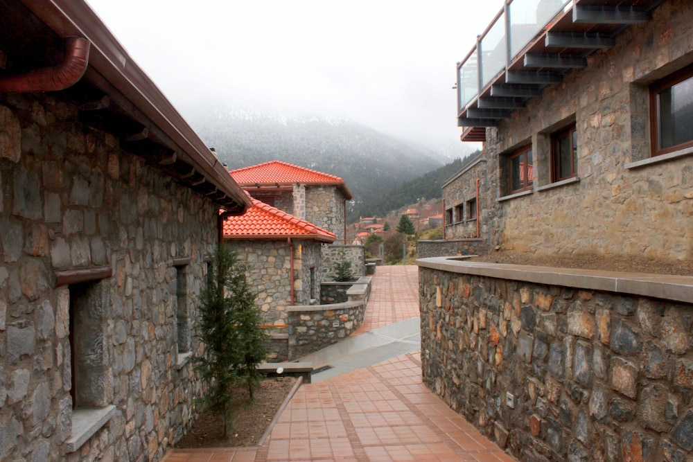 Nefeles Mainalon Luxury Residences & Lounge