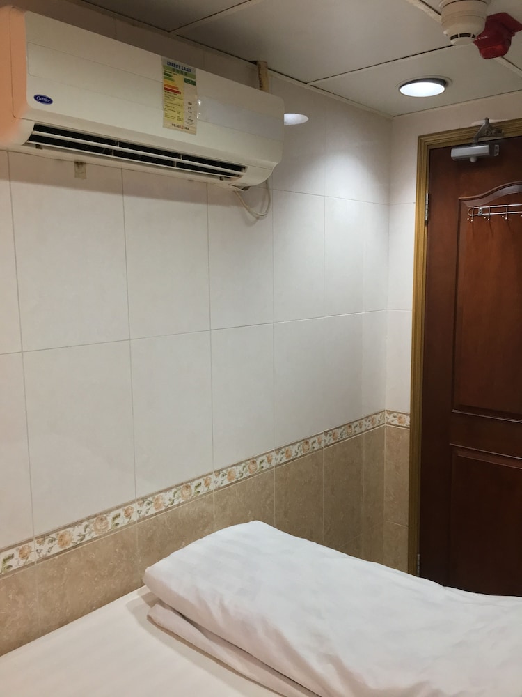 Everest Hostel
