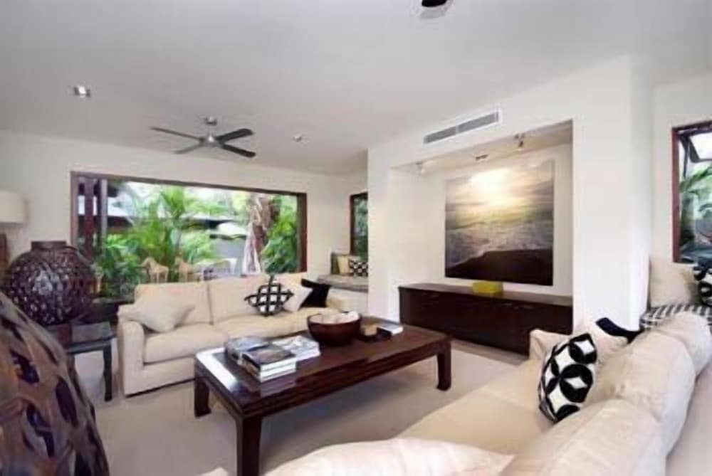26 Beachfront Mirage - Image 4