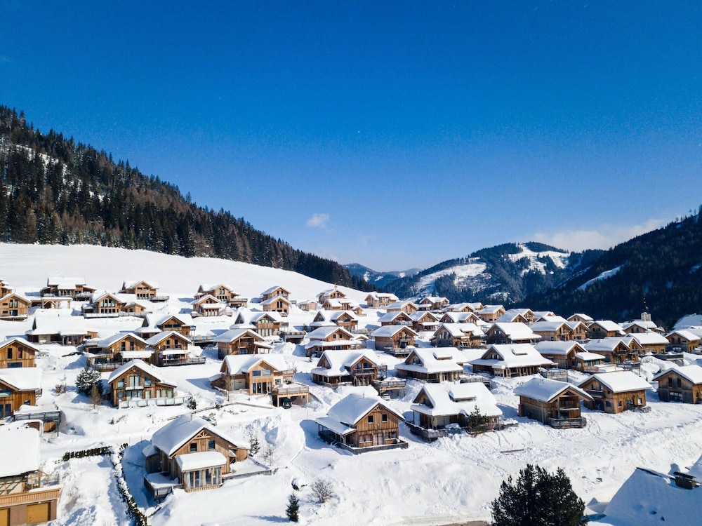 Beautiful Chalet Near Ski-lift