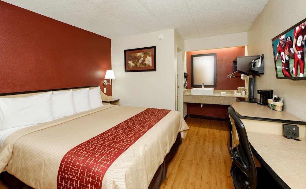 Columbus Vacations - Red Roof Inn Columbus West - Hilliard - Property Image 14
