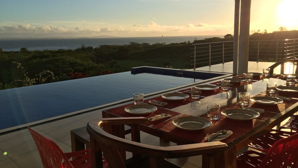 Fiji Luxury Pool Villa 2 - Image 3