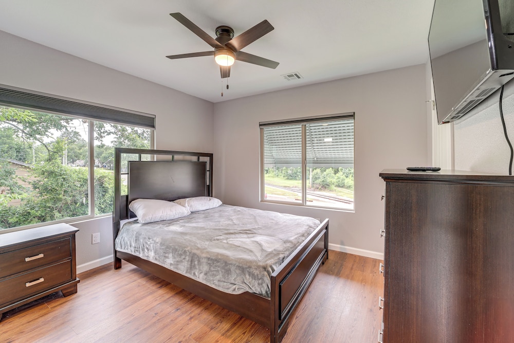 Newly Renovated Unit Near Dtwn Tulsa & Hospitals!