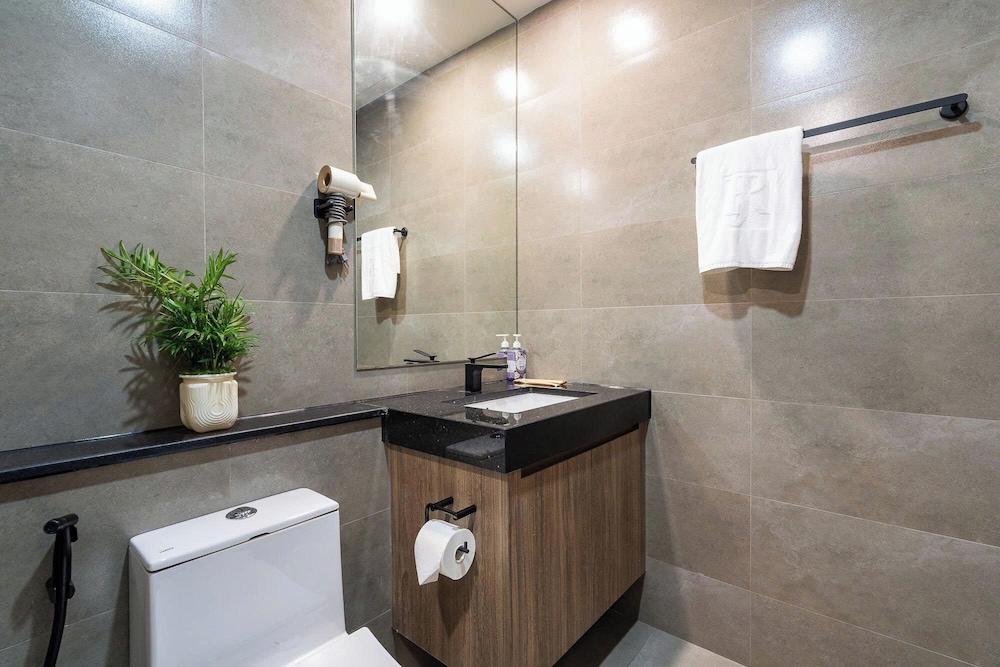 Luxury Vela Luxe - De La Sol Sai Gon