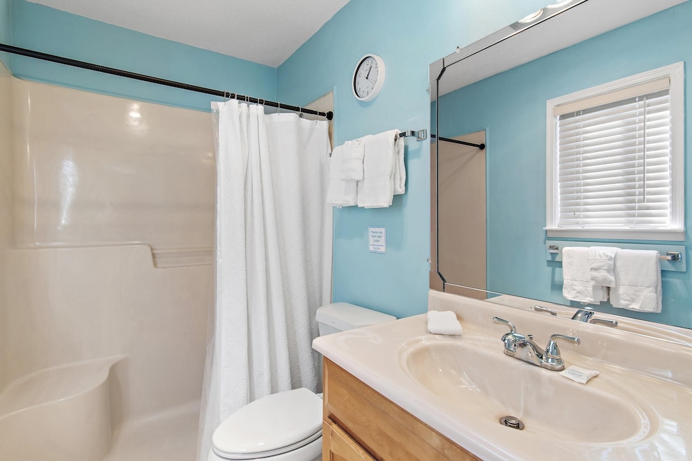 Chateau La Mer II #804- Blue Ocean Getaway