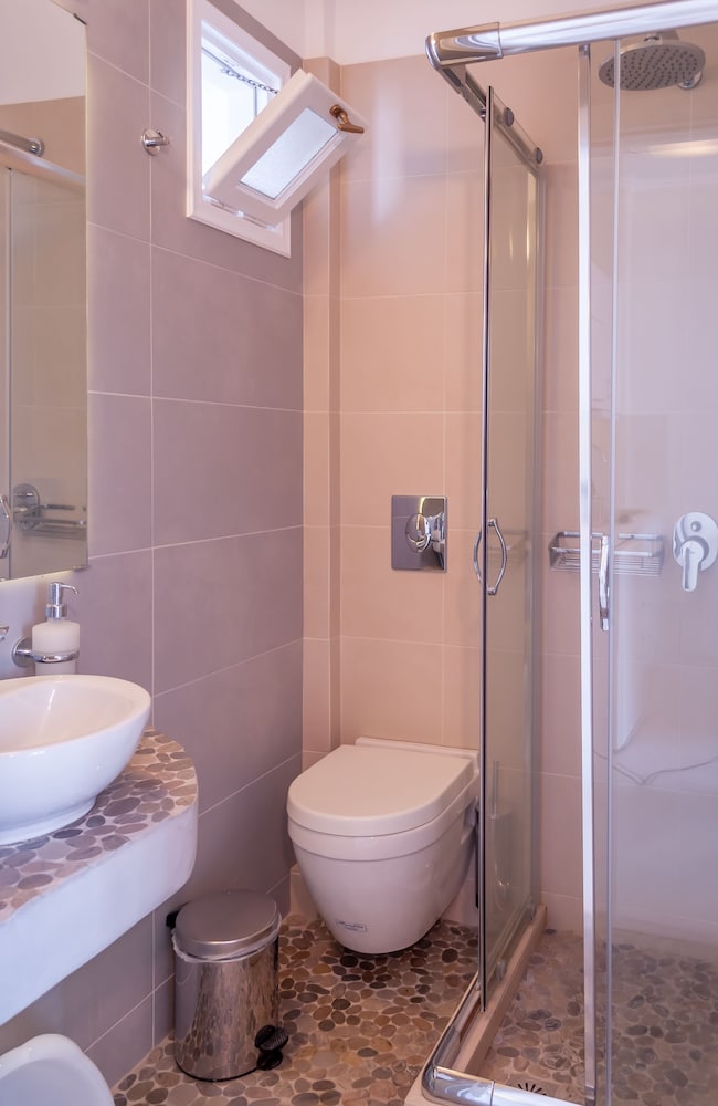 Milos Bay Suites